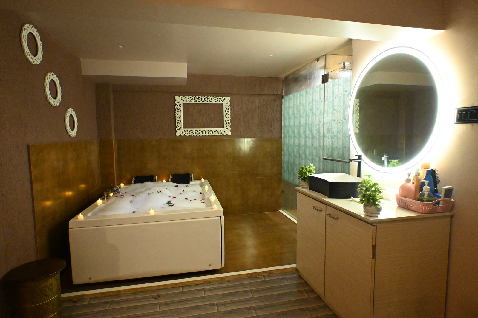 spa in Wakad